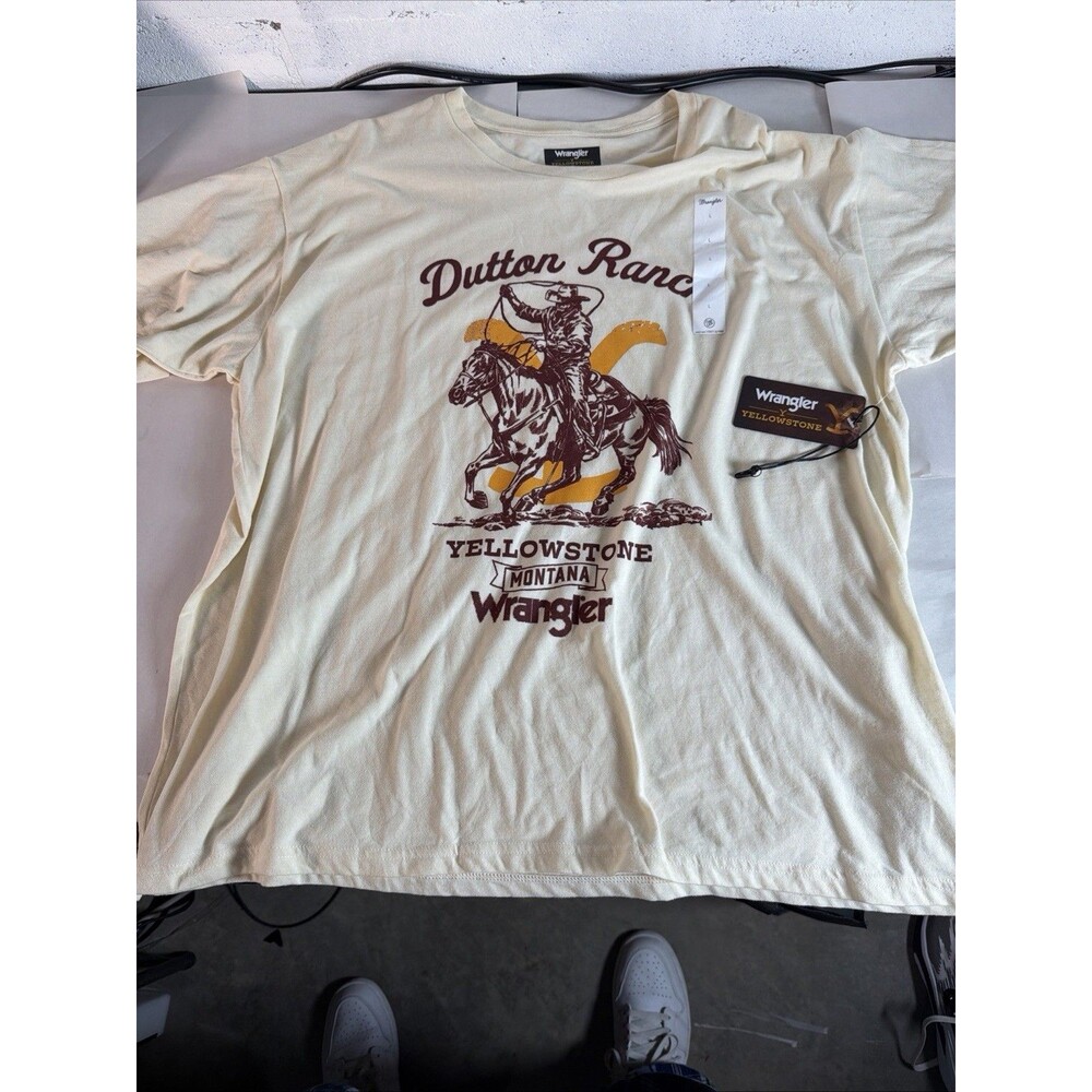 Wrangler Yellowstone Dutton Ranch T-Shirt Cream Western Cowboy Mens Large NWT